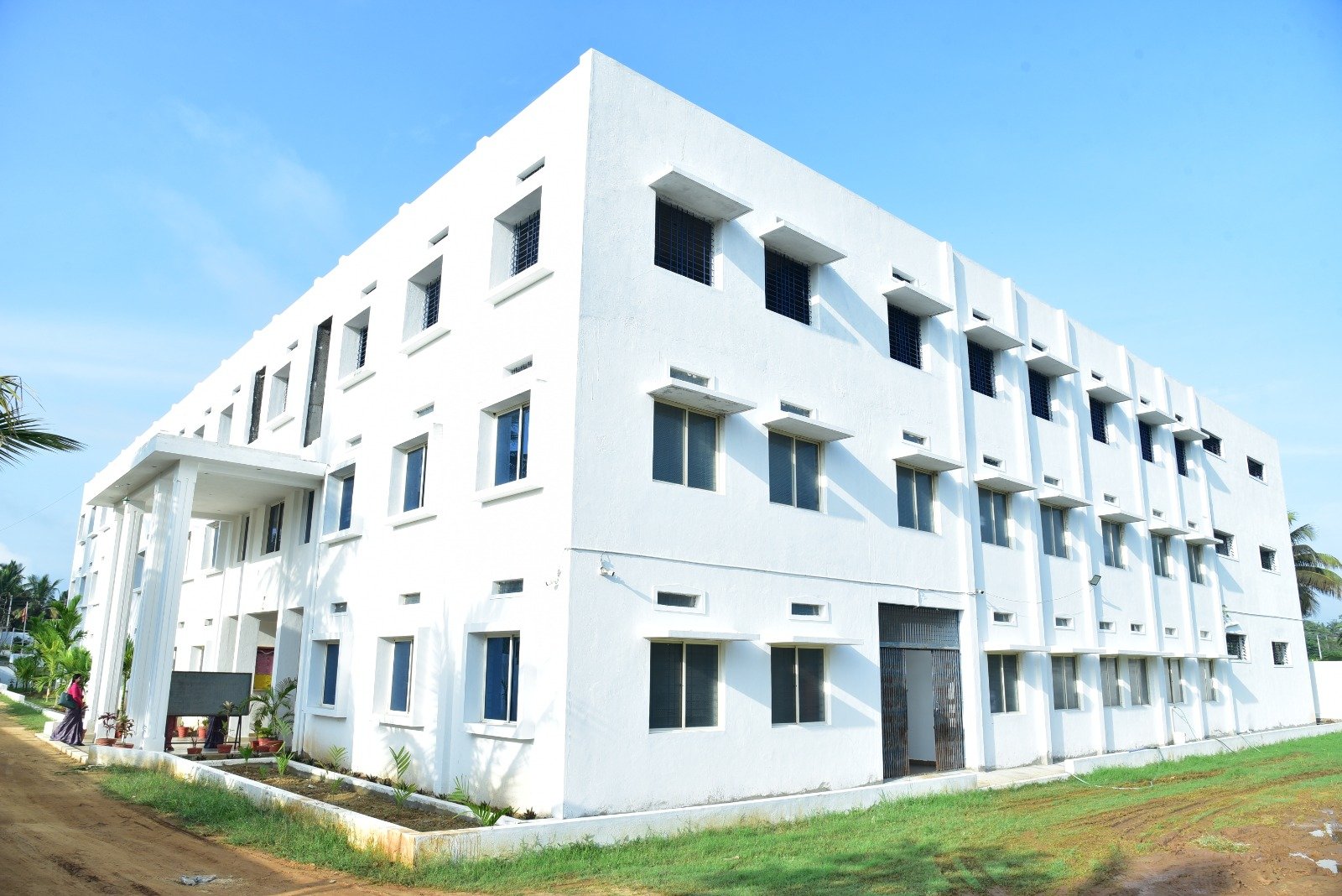 Nalanda Vidya Peeta (R.) school building